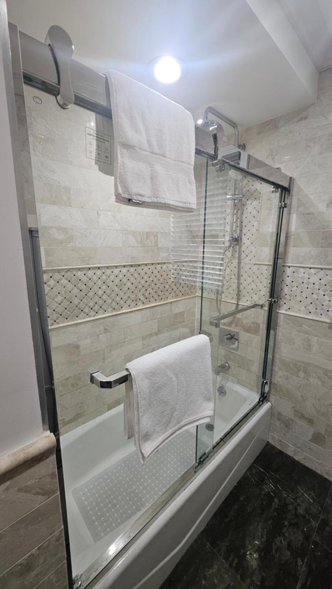 Luxury Hotel-Style Room In Queens, New York Kültér fotó